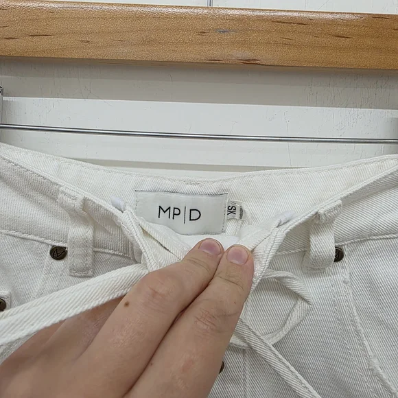 MINKPINK White Lace-Up Fringe High Waist Shorts - Picture 3 of 6